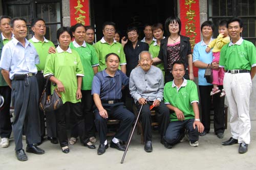 綠之韻“尋找100位百歲老人”婁底站