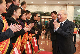 綠之韻集團被全國工商聯(lián)、人力資源社會保障部、全國總工會聯(lián)合授予“全國就業(yè)與社會保障先進民營企業(yè)”稱號