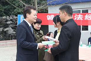 凝聚社會(huì)共識(shí)，傳遞消費(fèi)維權(quán)正能量——綠之韻集團(tuán)3?15消費(fèi)維權(quán)宣傳活動(dòng)成功舉行