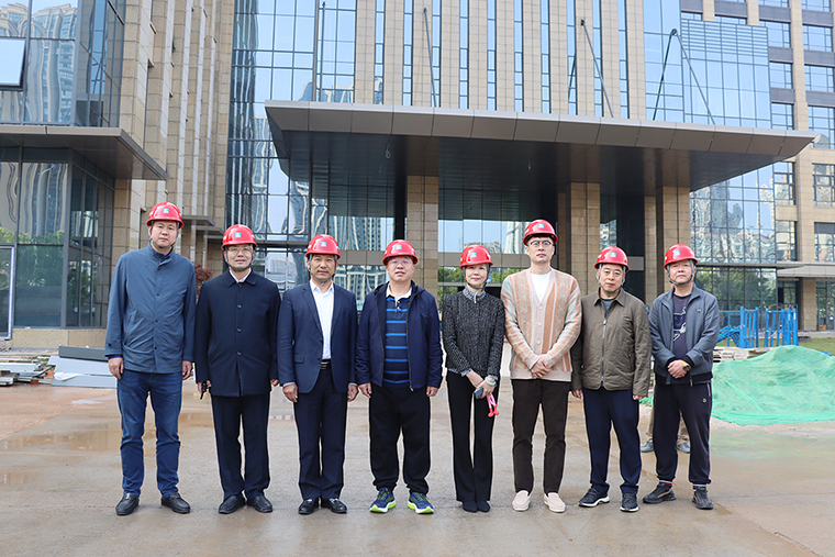 中共長沙市委統(tǒng)戰(zhàn)部副部長楊光華一行蒞臨綠之韻中心走訪調(diào)研