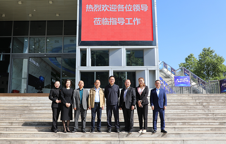 《中國消費者》雜志社及湖南省消保委領(lǐng)導(dǎo)一行蒞臨綠之韻集團調(diào)研