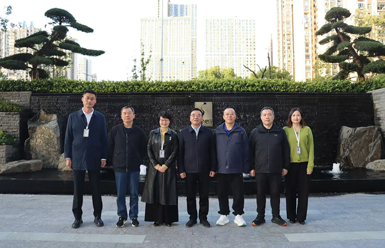 長沙市人大常委會(huì)副主任李偉群一行蒞臨綠之韻中心調(diào)研